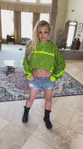 Britney Spears Cleavage Legs clip
