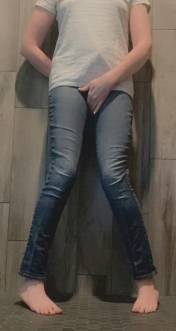 jeans milf pee peeing piss pissing wet pussy wet and messy jilling clip