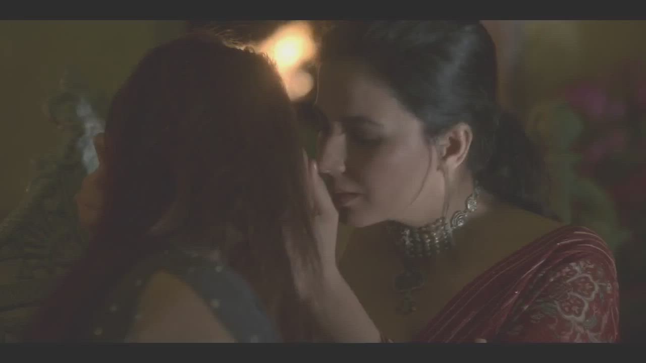 Kirti Kulhari and Shefali Shah hot lesbian kiss