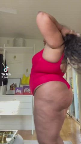 I just love Lizzo’s thick ass booty