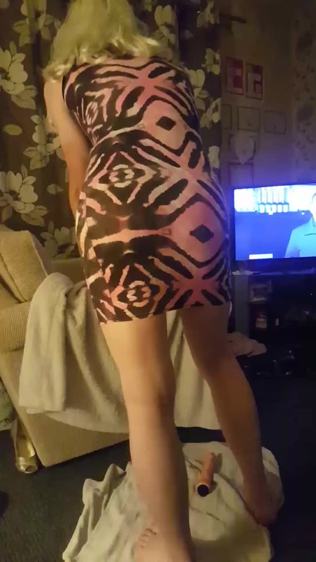 sissy toying her ass