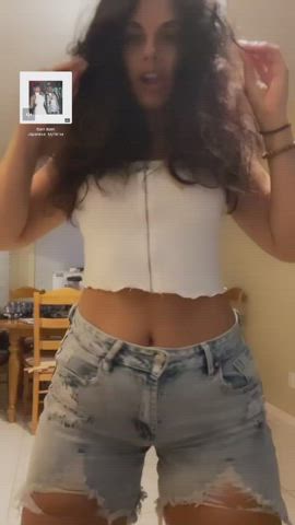 ass big ass booty jean shorts latina shaking thick twerking clip