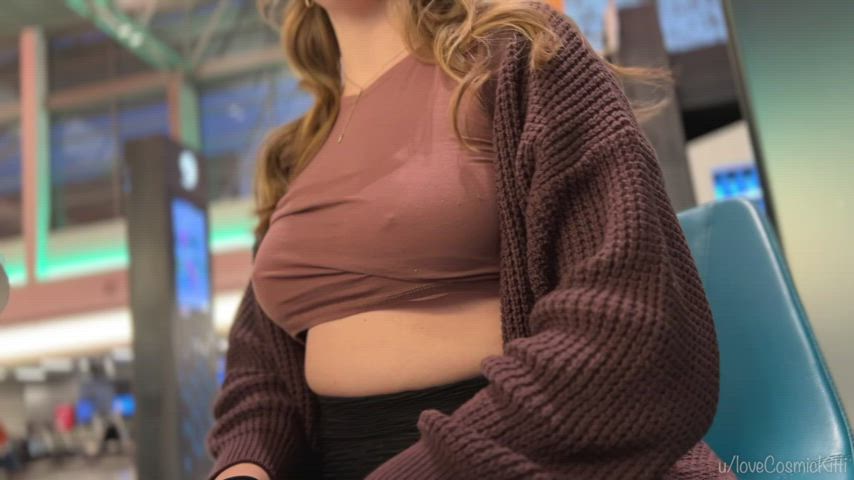 babe big tits blonde boobs braless hotwife pokies public tits underboob clip