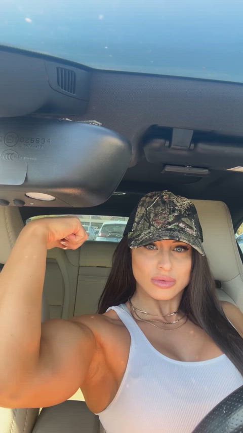 muscles muscular girl muscular milf clip