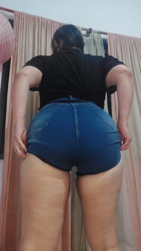 ass bbw big ass booty jean shorts latina pawg thick latinas phat-ass-white-girls