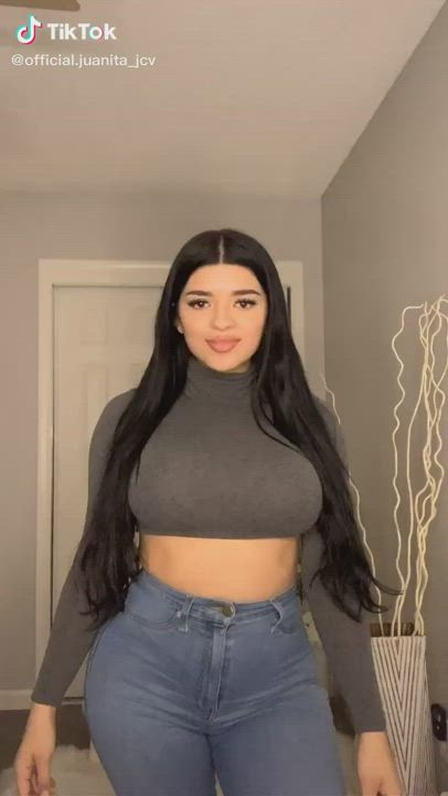THIC AF LATINA TIK-TOK THOT! INCLUDES LATEST 2021 💋 SEX TAPES (LINK 🔗 IN COMMENTS)