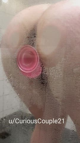 (f) When the hotel has a glass door in the shower, you take advantage...