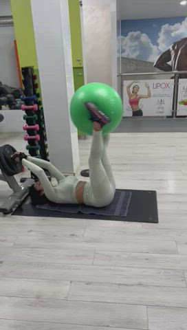 booty brunette gym clip