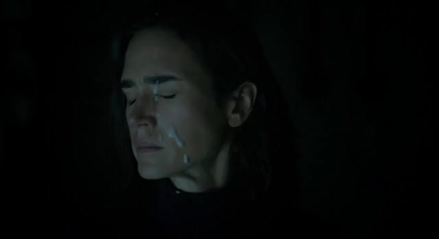 Jennifer Connelly gets an unwanted facial