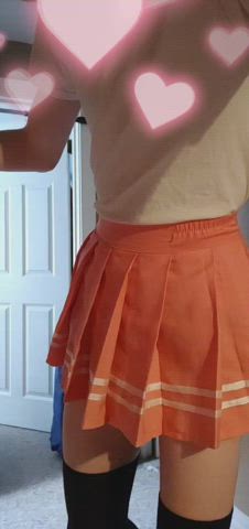 Do I look cute in my skirt?