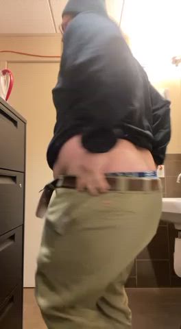 chubby gay twerking clip