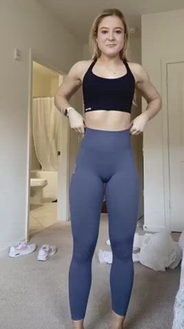 Hit girl in leggings