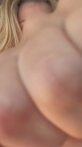australian blonde non-nude tiktok clip
