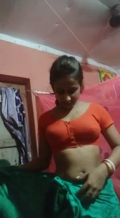 HORNY DESI BHABHI SHOWING HER BEAUTIFUL TITS AND PUSSY [MUST WATCH LINK IN COMMENTS]