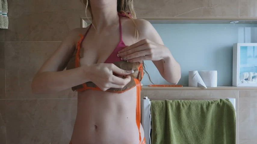 bikini boobs portuguese clip