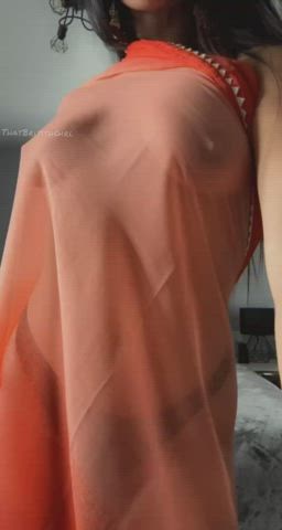 Bite my nipples through my dupatta 🥵😈 sale on my page, link in comments ♥️
