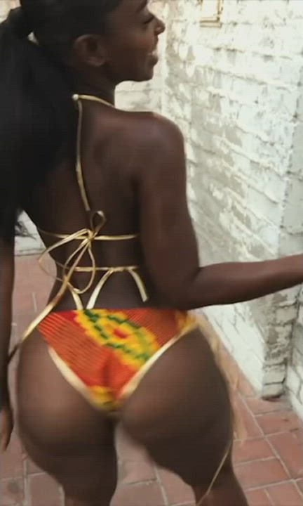 Bikini Booty Clothed Dancing Ebony Smile Twerking clip