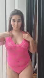 If at least 4 guys likes my slighlty chubby mom bod i will celebrate and fuck myself