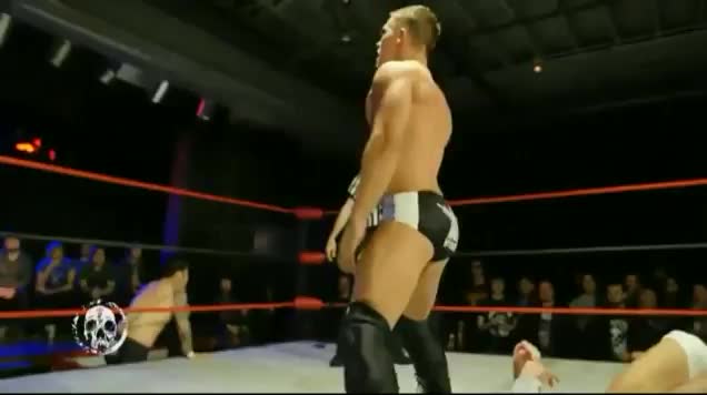 MonsterTrunkPulls - Elliott Paul gets naked in the ring