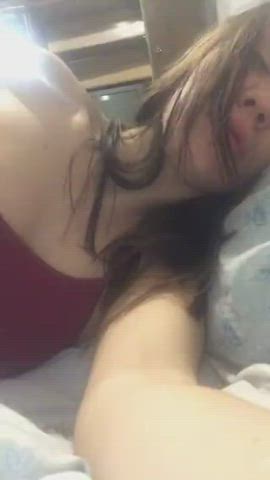 Pretty girl showing boobs in bed + full video in the comments