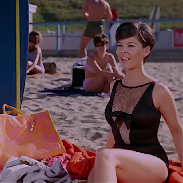 Yvonne Craig