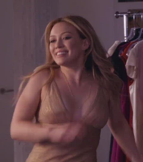 celebrity cleavage hilary duff clip