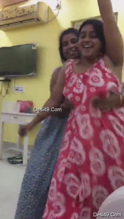 Bhabhi nude dancing in sex party Video