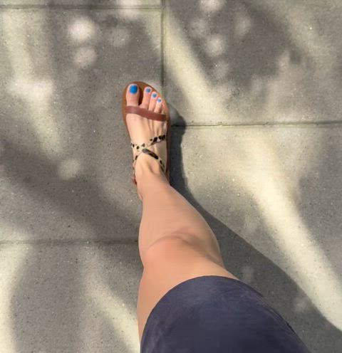 feet feet fetish legs long legs sandals clip