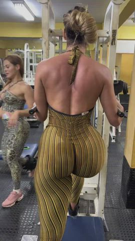 bodysuit gym jiggling muscular girl pawg clip