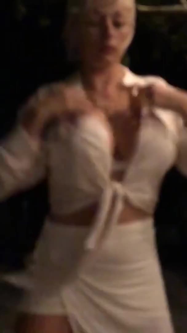Caroline Vreeland bouncing her huge tits in slomo