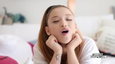 Ariana Grande lookalike