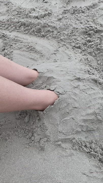 Size 5 feet in the sand