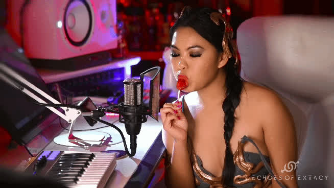 ASMR Asian Cosplay Costume Pornstar Princess Leia Sucking clip