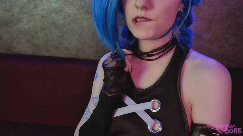 Jinx doesn’t like wearing clothes (Lina Moore)