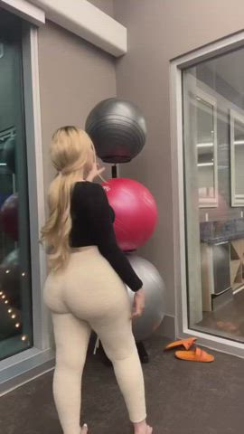 Big Ass Booty Bouncing Leggings Pawg Thick Yoga Pants clip
