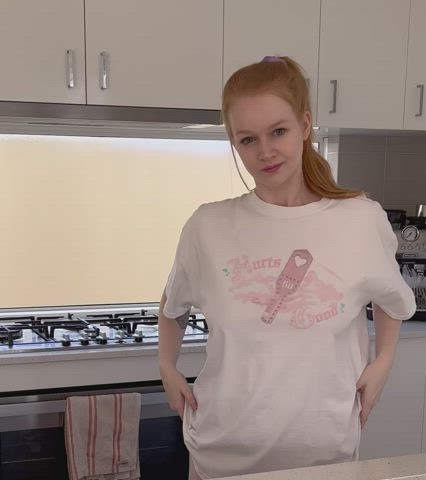 Kitchen Nude Redhead clip