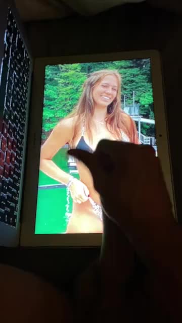 Fed one of my buds pics of my girls and he cummed big time all over his second screen!