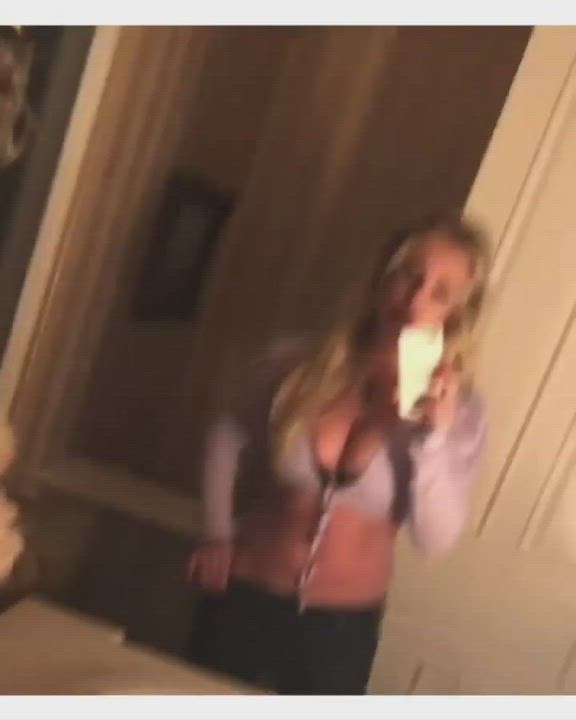 Belly Button Britney Spears Cleavage clip