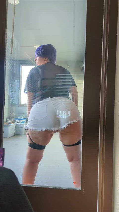 ass big ass booty jean shorts pawg shorts twerking clip