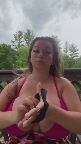 busty huge tits jiggling clip