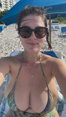 beach bikini tits clip