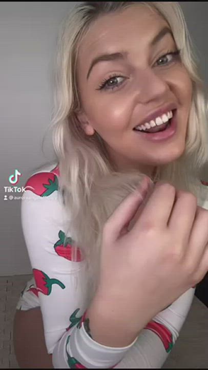 Australian Big Tits Blonde Boobs OnlyFans Teen TikTok clip