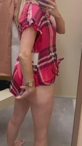 Having some MILF fun in the changing room