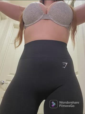 Feeling good for the gym. You can see my panties when I squat 😈