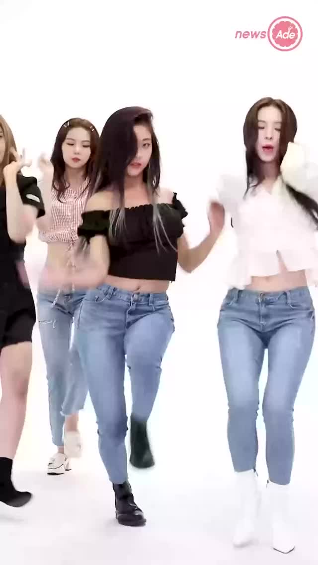 thicc seungyeon in jeans 1a (1)