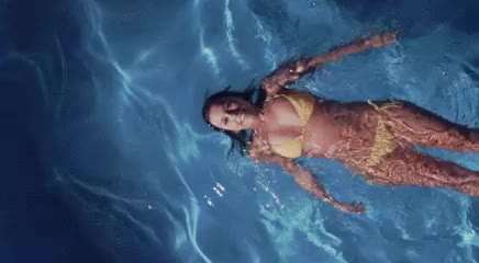 Lacey chabert, in a pool
