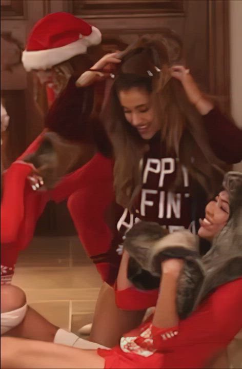 Ariana Grande Dancing Loop clip
