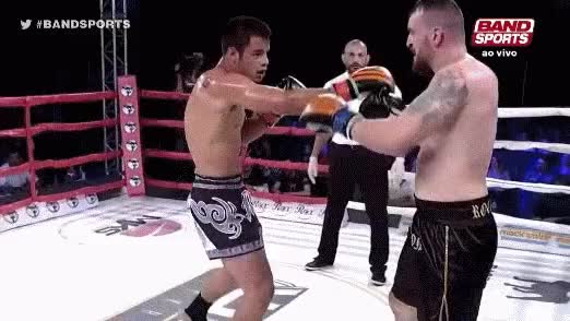 BRUTAL KO!