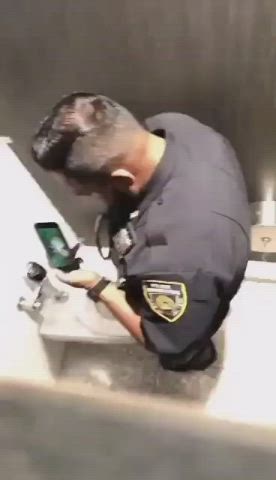 bathroom police yvonne strahovski clip