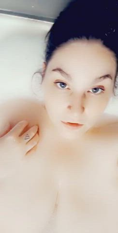 (f) who wants to join my bath? 🛁 👀